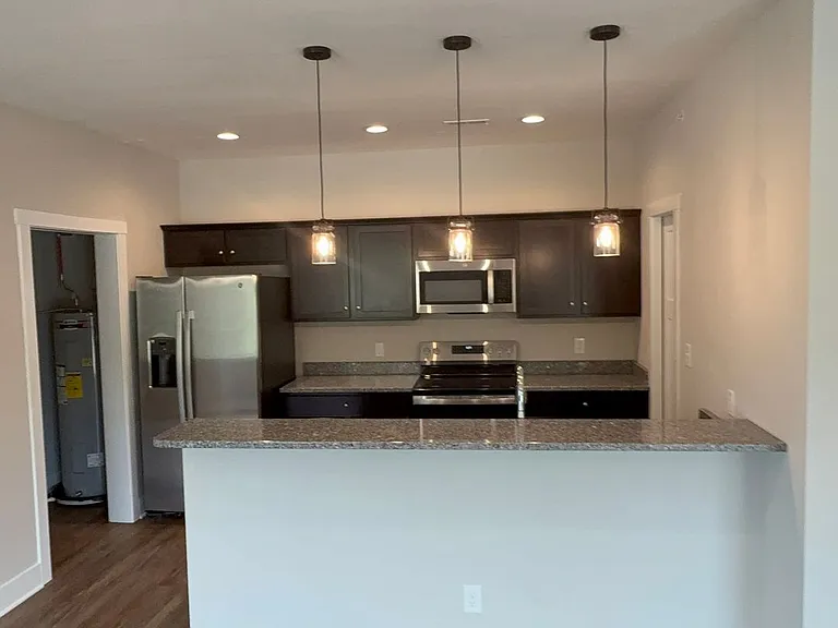 Jefferson Commons Commercial Apartments — Photo 1