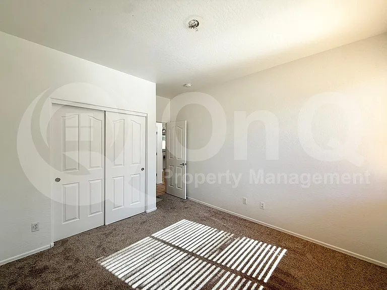 2135 E Grand Canyon Dr — Photo 16