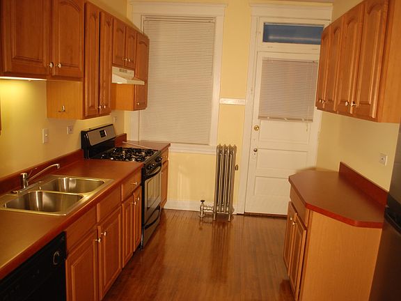 2nd image of 1249 W Granville Ave #2W