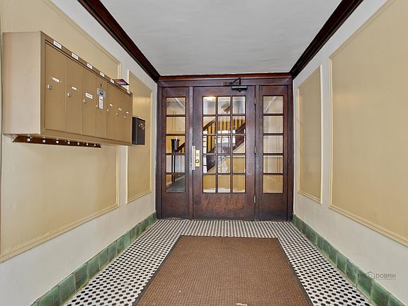 2nd image of 6456 N Claremont Ave APT 2