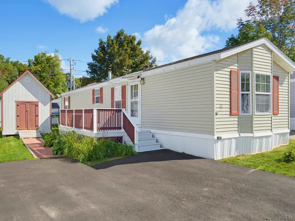 42 Columbia Drive, Newmarket, NH 03857