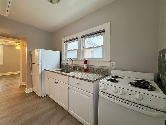 3rd image of 2910 Scherer Ave APT A