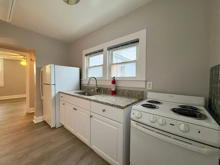 For Rent: Comfortable Living at 2910 Scherer Avenue Your Ideal Home Awaits! — Photo 3