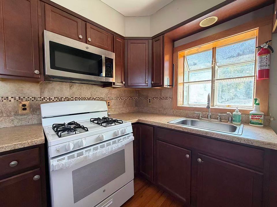 1st image of 286 New Dorp Ln Floor 3