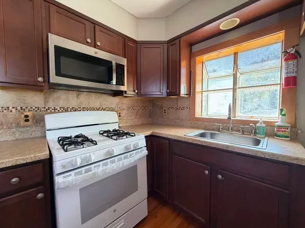 286 New Dorp Ln Floor 3, Staten Island, NY 10306
