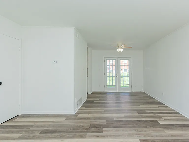 200 Greenbriar Rd — Photo 1
