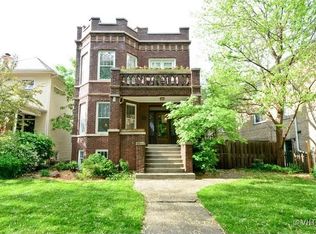 1922 W Touhy Ave, Chicago, IL 60626