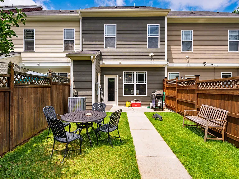 76 Millbrook Dr — Photo 27