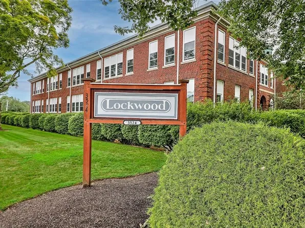 3524 W Shore Rd APT 510, Warwick, RI 02886