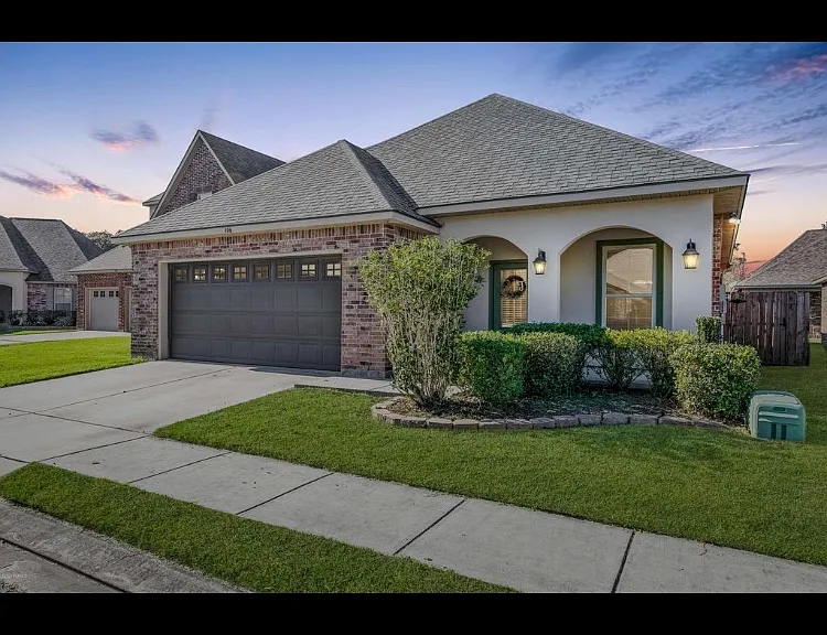 106 Shady Ridge Ln — Photo 2