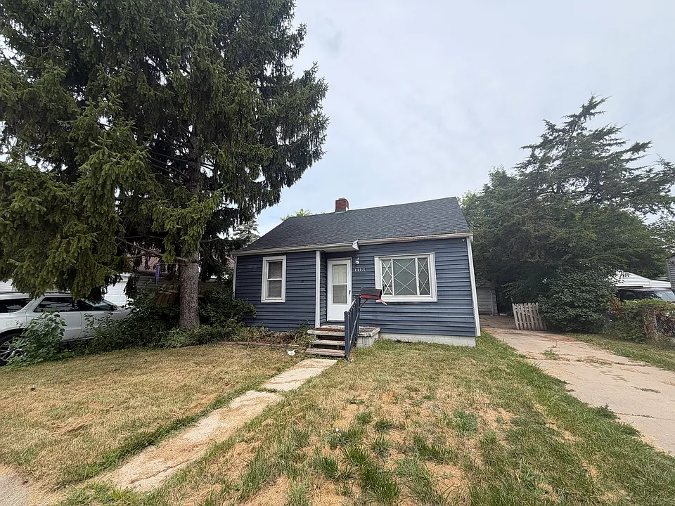 3413 Churchill Ave