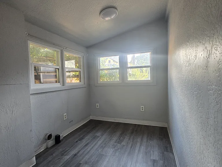 517 S Grape St #1 — Photo 13