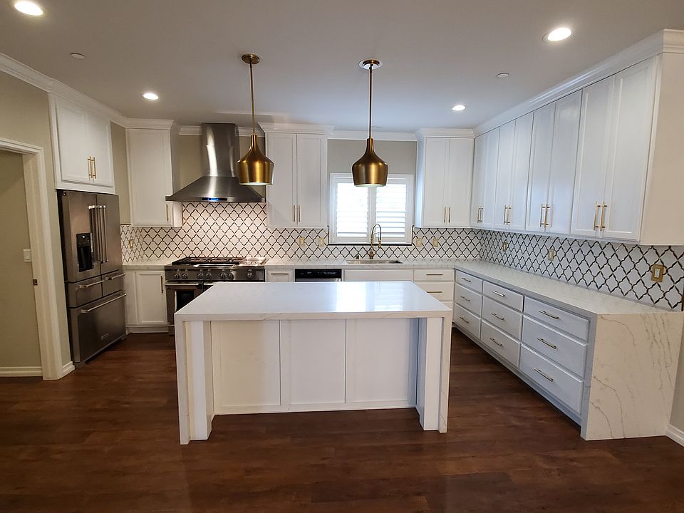 Huge commercial kitchen