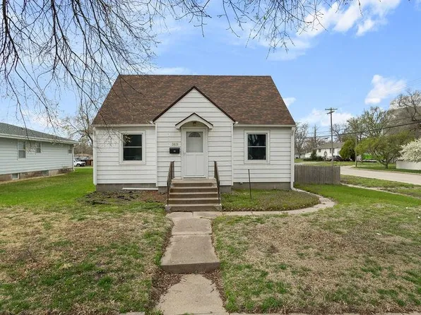 2621 7th St, Columbus, NE 68601