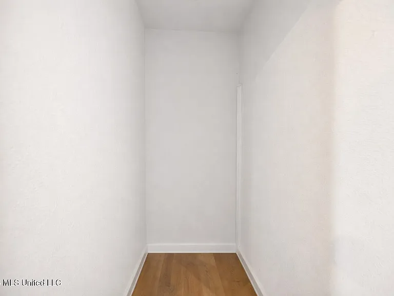 5438 Leeds Ln — Photo 29