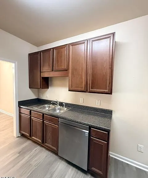 806 Carpenter Glenn Dr — Photo 18