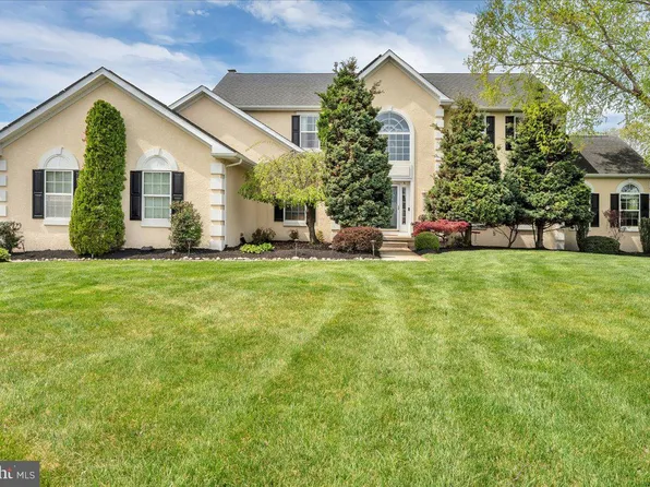 4 James Ct, Swedesboro, NJ 08085