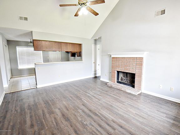 3rd image of 7107 Hampton Dr