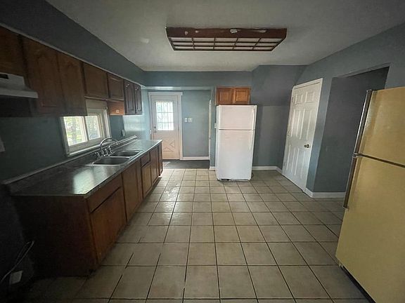 4th image of 3165 W 97th St #1