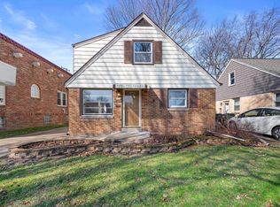 5713 North Argyle AVENUE, Glendale, WI