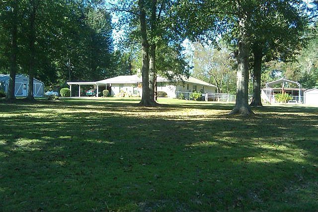 1st image of 33 Oak Hill Ln