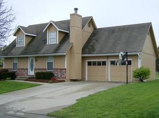 1004 SW Shorthorn Dr, Grain Valley, MO 64029