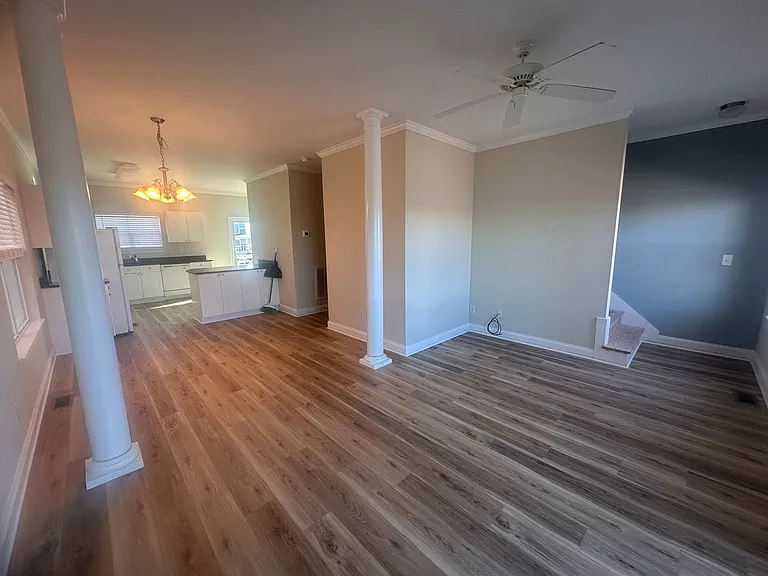 399 N New River Dr #C — Photo 6