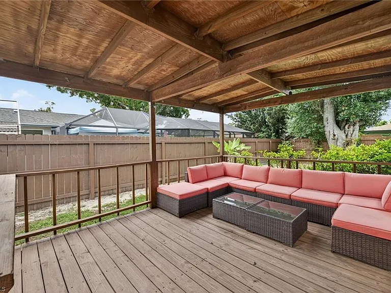 18185 Hilda Dr — Photo 19