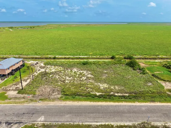 45 Northview Dr, Rockport, TX 78382