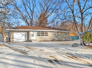 2680 Western Ave N, Roseville, MN 55113