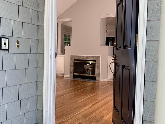 2nd image of 1133 Pine St