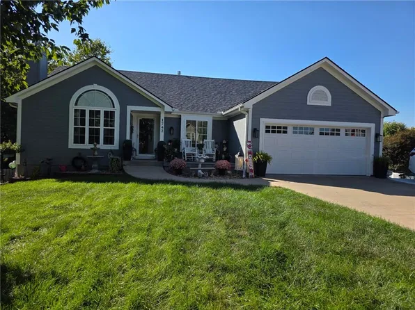 1742 S 105th St, Edwardsville, KS 66111