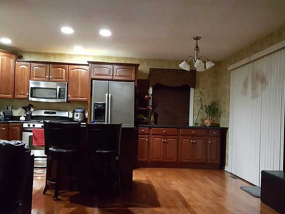 5th image of 400 Mercury Dr