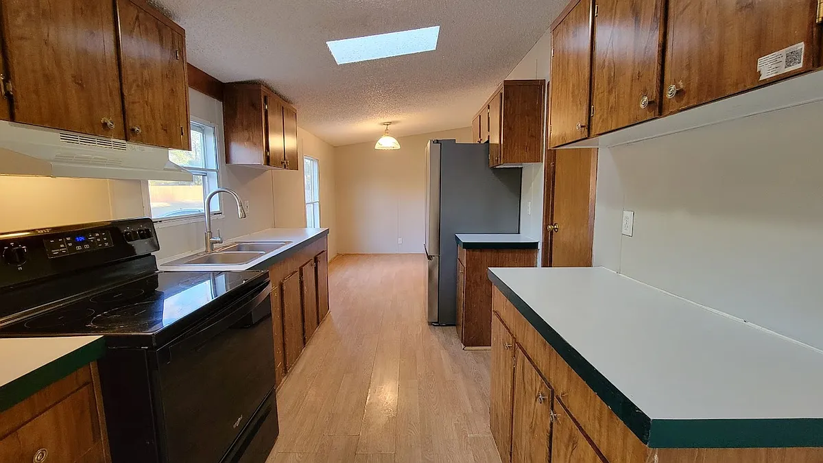 Building Photo - 100 SE 68th Ct
