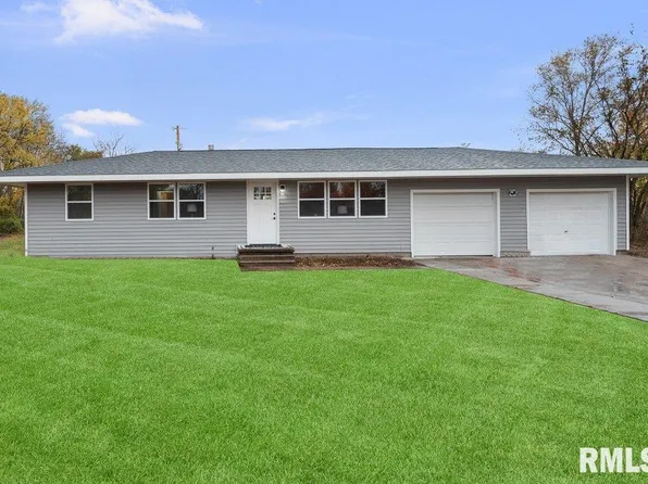 18503 Maverick Ln, Muscatine, IA 52761