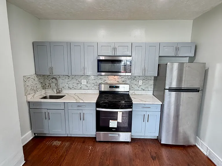 139 Poplar St — Photo 2