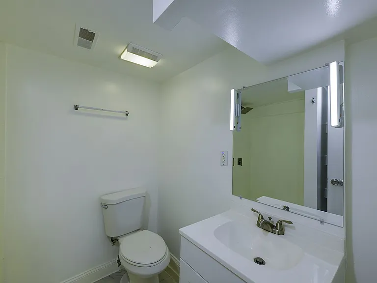 514 Missouri Ave NW — Photo 23