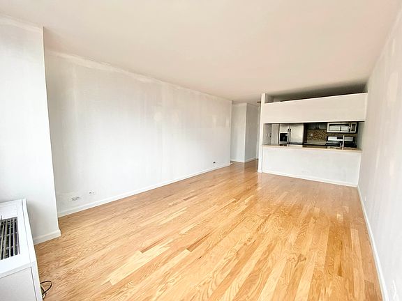 5th image of 350 W 50th St APT 21G