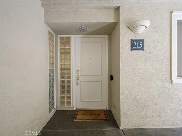 2253 Martin APT 215, Irvine, CA 92612