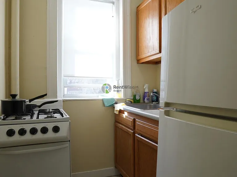 217- 221 Kelton St — Photo 16