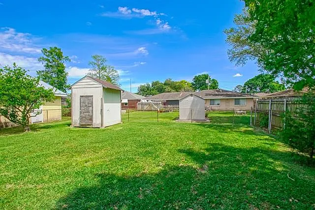 429 Olive Ave — Photo 23
