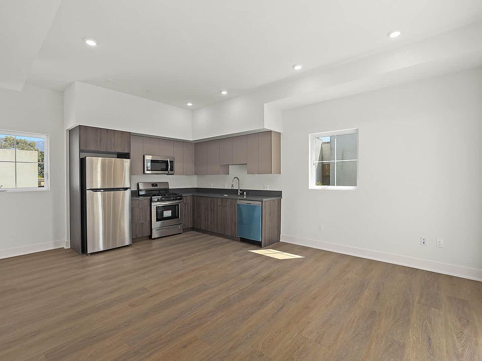 1st image of 840 N Fair Oaks Ave #104