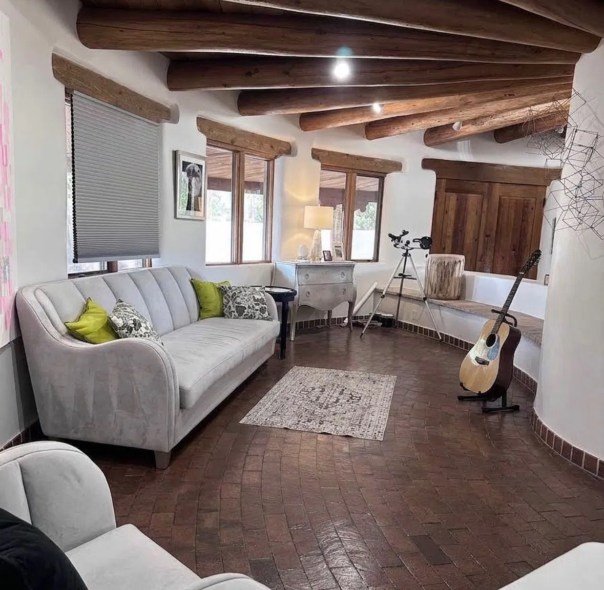 3 bed, 3.5 bath, 4100 sqft, $7,500 — Photo 3