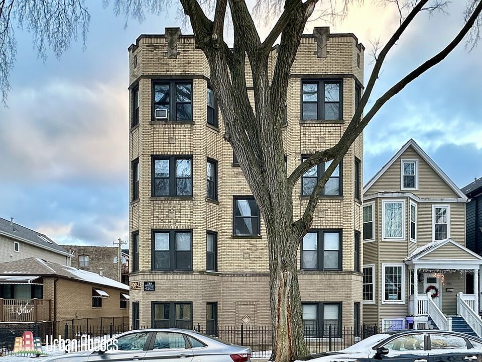 1st image of 1911 W Larchmont Ave #2