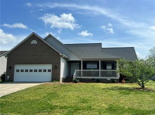 106 Erica Dr, Archdale, NC 27263