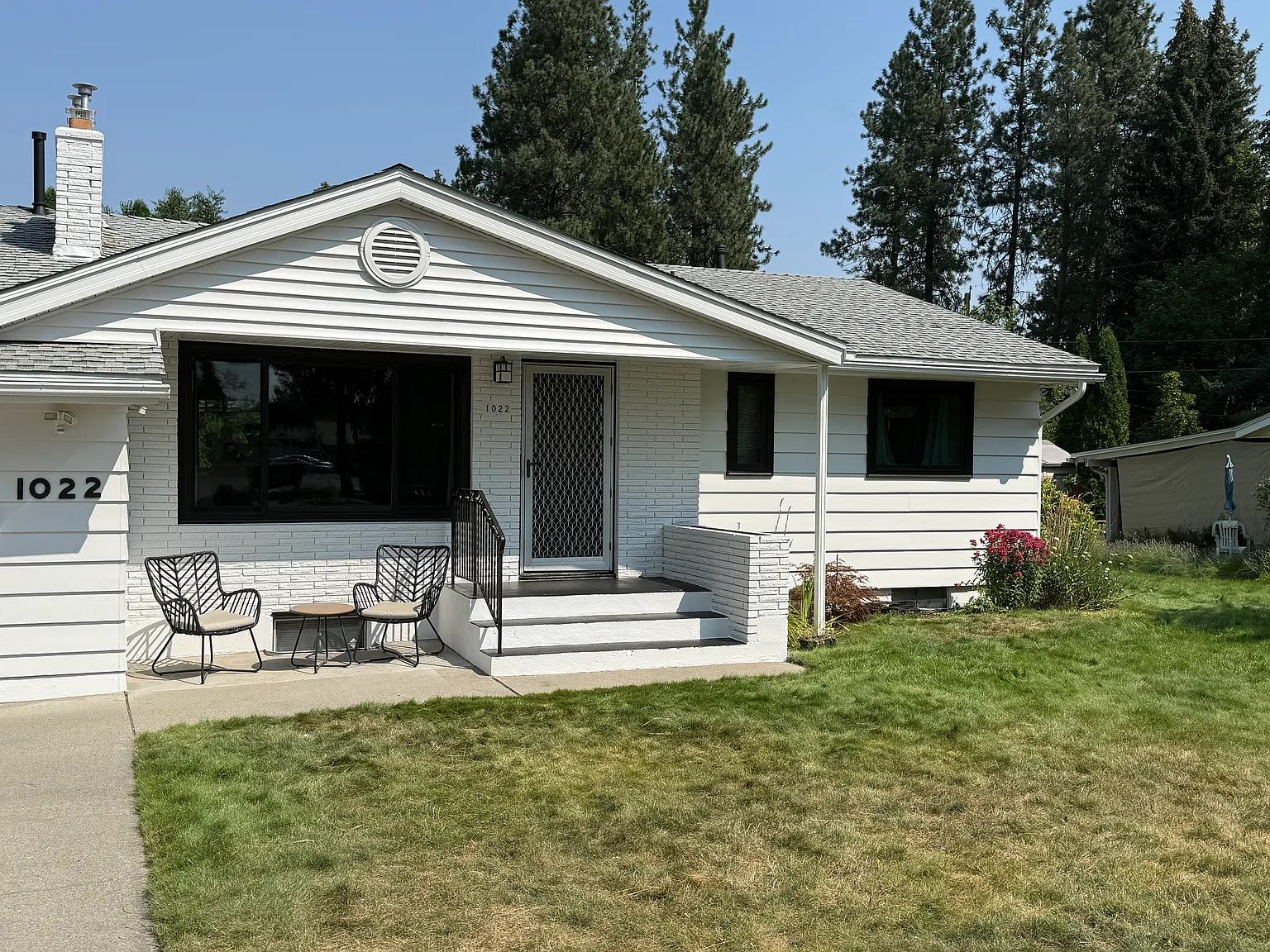 4 bed, 2548 sqft, $3,000 — Photo 1