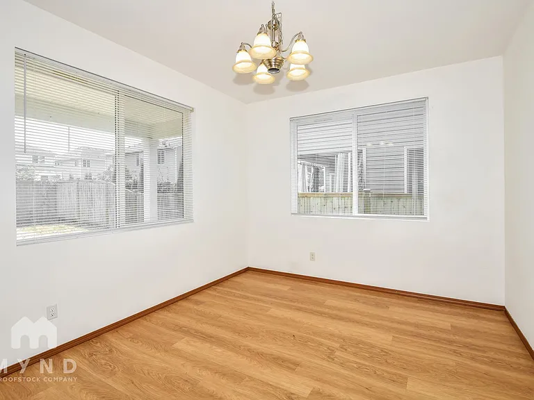 1412 E 64th St — Photo 5