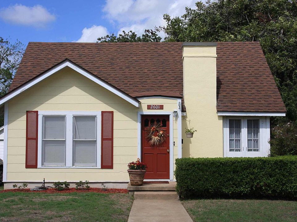 Front of House- fresh paint!