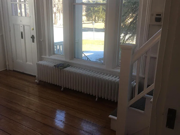 46 Pawling Ave — Photo 9