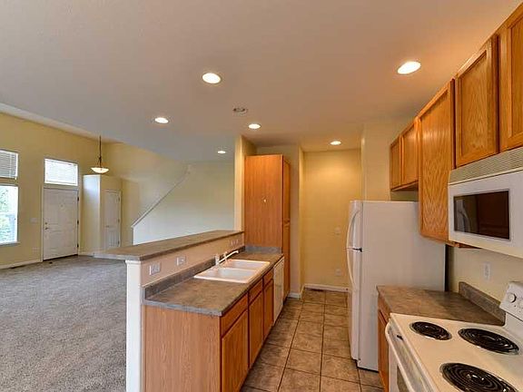 5th image of 1422 Whitehall Dr #B